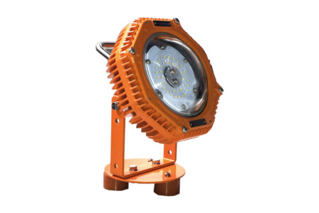 Kannettava ja ladattava, luonnostaan turvallinen ATEX LED-työvalo käytettäväksi räjähdysvaarallisissa tiloissa. Helppokäyttöinen, kompakti ja kevyt. ATEX-sopiva. Säädettävä valaisinosa.
